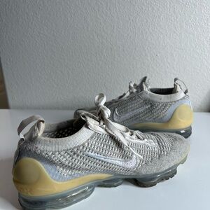 Nike Women’s Air VaporMax 2021 Flyknit 'Oatmeal' Size 6